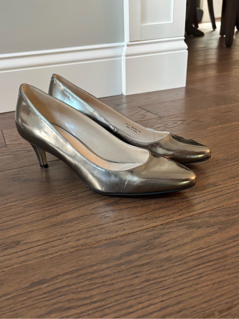 Metallic Silver Women's Pointed Toe Kitten Heel Pumps